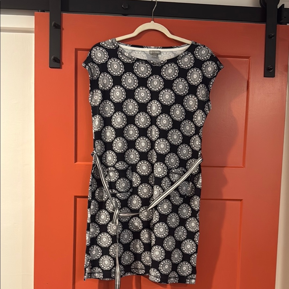 Talbots Black and White Sheath Dress Cap Sleeve Crew Neck